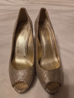 Michael Kors Glitter Peep-Toe Pumps in Champagne Gold